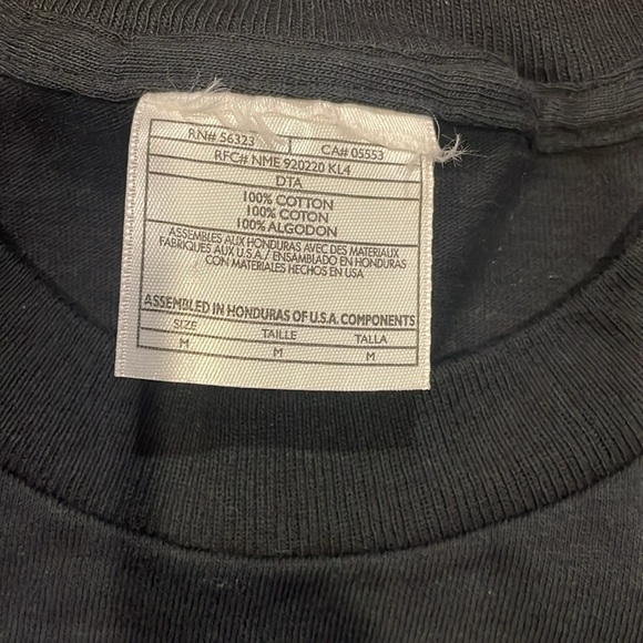 Stand Out Sustainably: Unique NYC Upcycled T-Shirt - Size M 100% cotton - Picture 3 of 3